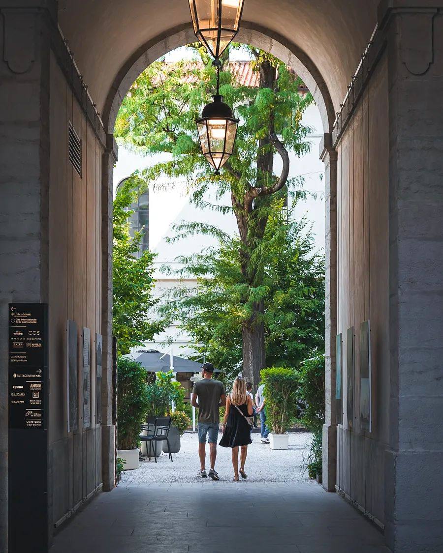 Pique niques et loisirs culturels : le programme d'été du Grand Hôtel Dieu _uq57htruj1683712521169